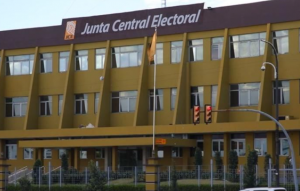 JCE prohíbe difusión encuestas y sondeos políticos fuera plazos
