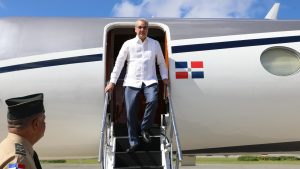 Abinader regresa tras concluir una agenda de trabajo en Miami