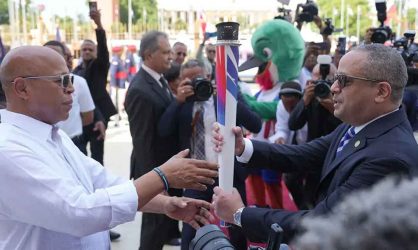 Congreso dominicano recibe antorcha JCC Santo Domingo Congreso dominicano recibe antorcha JCC Santo Domingo