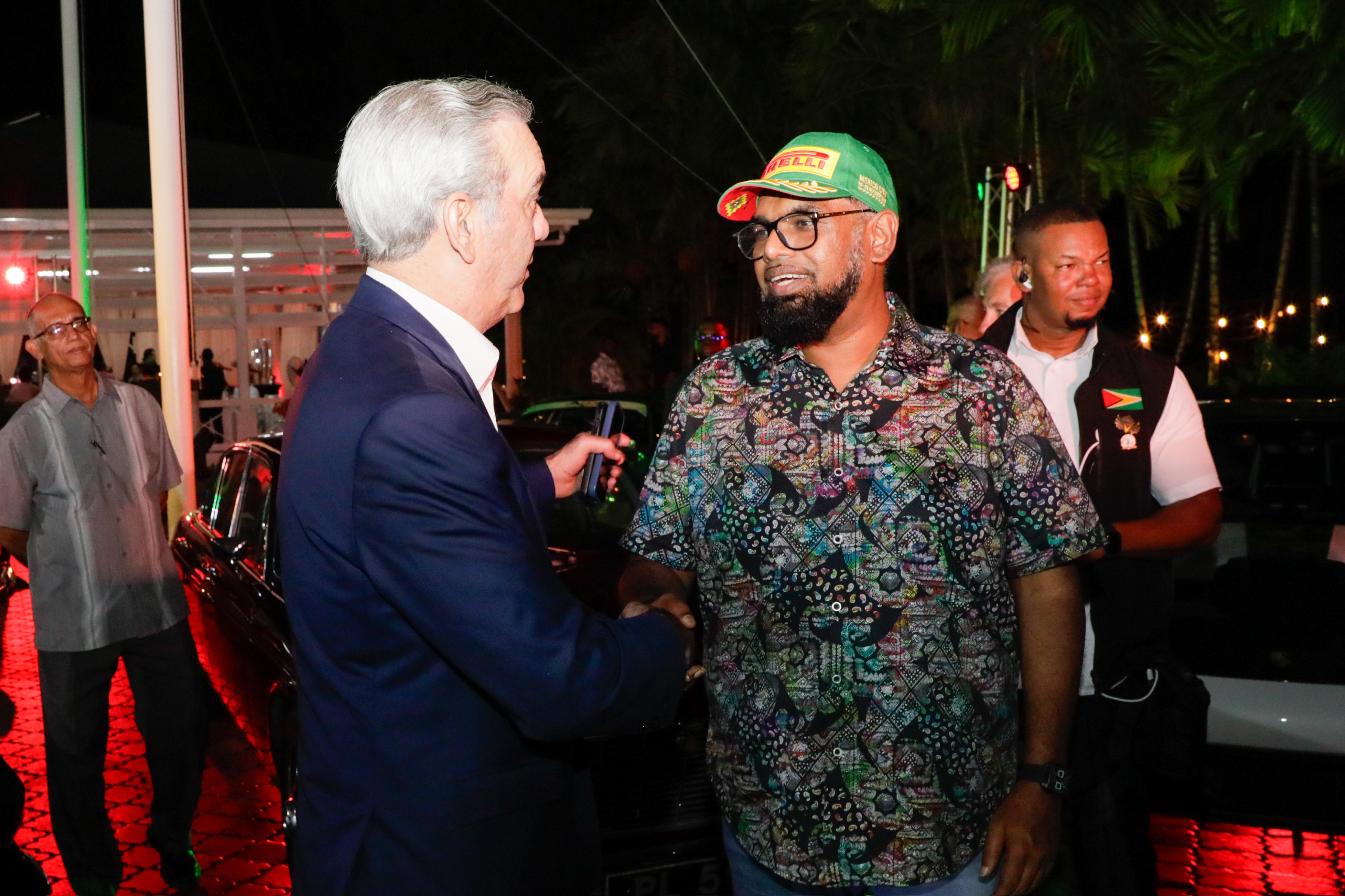 Luis Abinader llega a Guyana para firmar nuevos acuerdos imagen