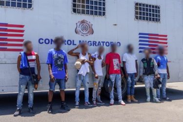 Migración deporta a 1,360 extranjeros indocumentados