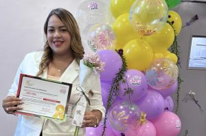 Gana premio en SD Keidy Peña, comunicadora y activista social