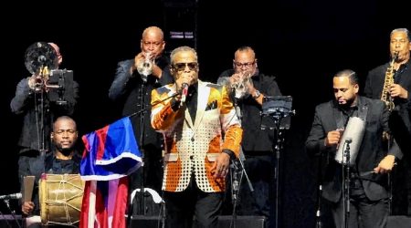 Héctor Acosta triunfante tras presentarse en Puerto Rico Héctor Acosta triunfante tras presentarse en Puerto Rico
