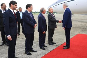 Abinader llega a Panamá: será orador congreso zonas francas