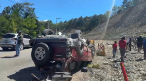 Dos muertos deja choque por rebase carretera Jarabacoa-LV