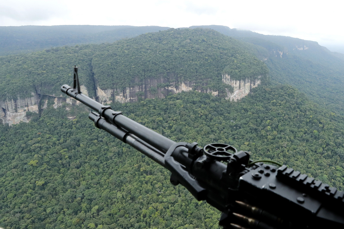 Venezuela «preocupada» por el bombardeo guerrilla Colombia