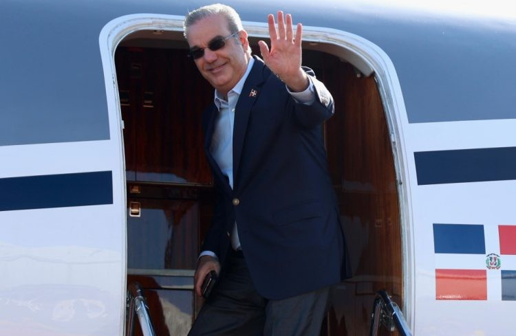 Abinader viaja a Costa Rica para investidura de Laura Fernández
