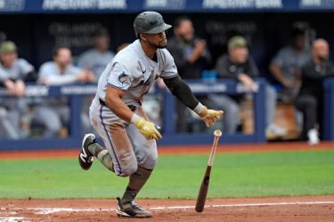 Dominicano Otto López lidera las Grandes Ligas con 69 hits