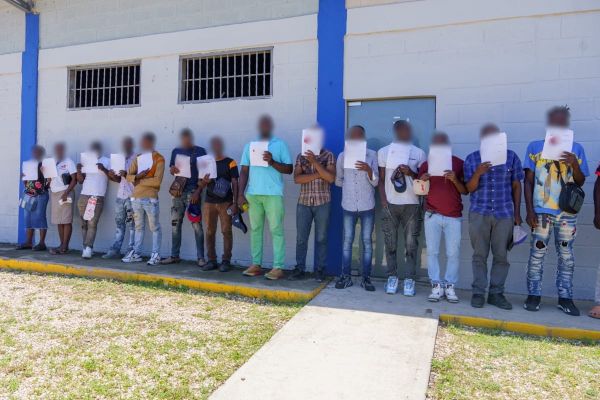 Migración proces salida 1,146 de extranjeros indocumentados imagen