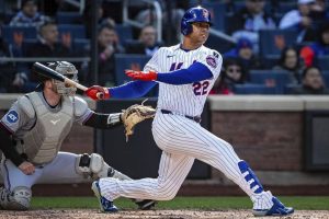Juan Soto y Freddy Peralta se destacan en triunfo de los Mets