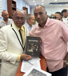 Presentan en Tamboril el libro del periodista Arturo Taveras Presentan en Tamboril el libro del periodista Arturo Taveras