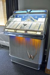 La vellonera: pieza clave de la cultura popular de los años 50 La vellonera: pieza clave de la cultura popular de los años 50