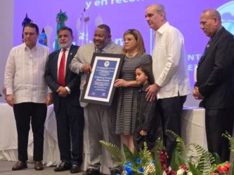 Ministro Sanz Lovatón destaca rol de comercio detallista en RD