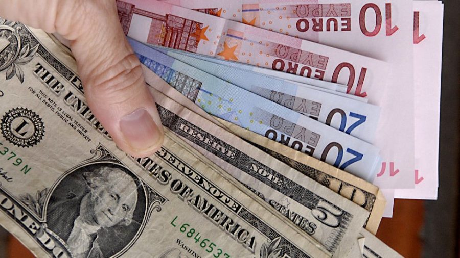El dólar subió 39 cts. y euro 26; eran vendidos $60.28 y $69.74