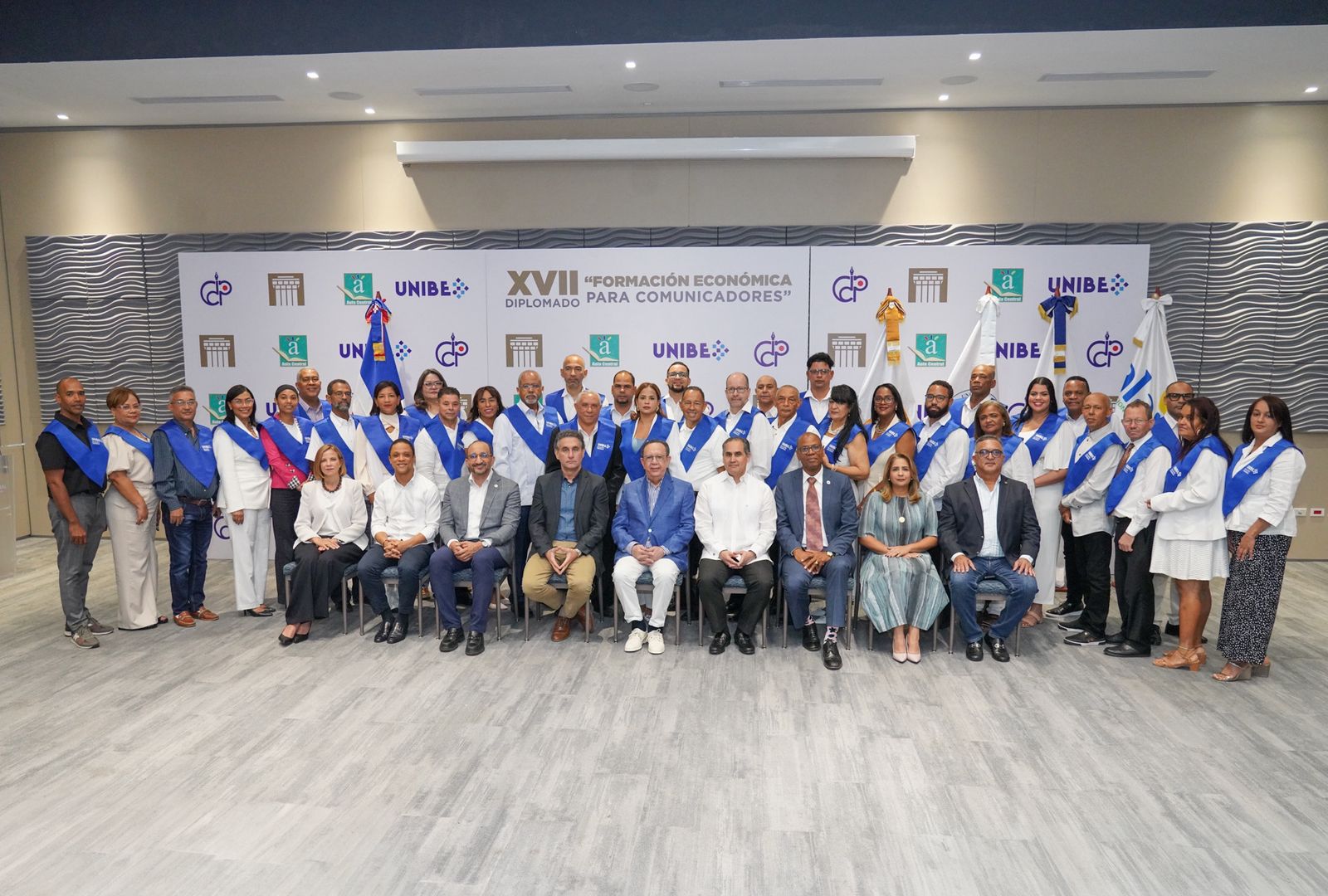 LA VEGA: El BCRD concluye diplomado para comunicadores imagen