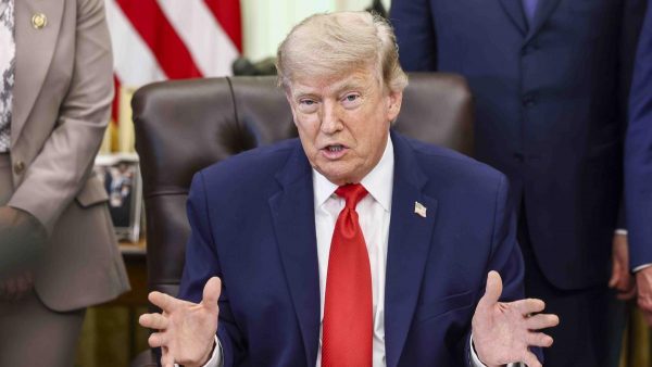 Trump amenaza convertirse en «ángel de la guarda» en Ormuz Trump amenaza convertirse en «ángel de la guarda» en Ormuz