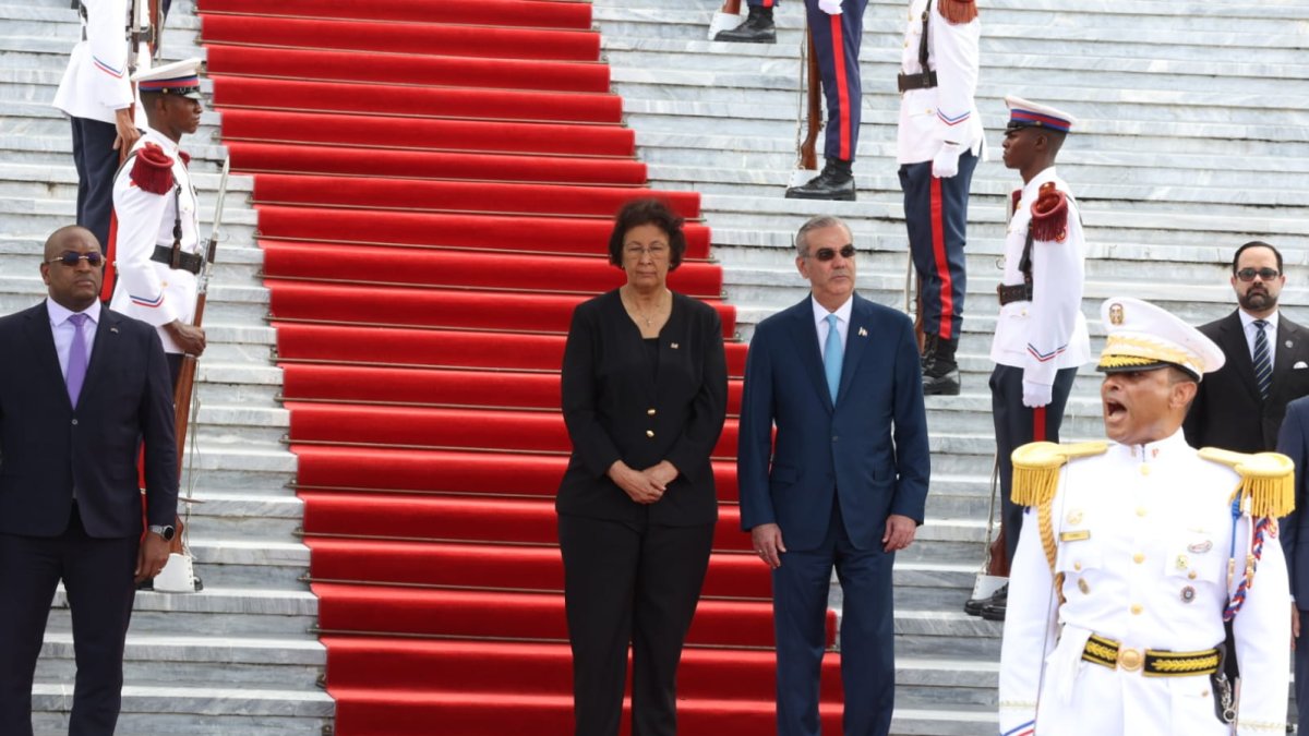 Presidente Luis Abinader recibe a su homóloga de Surinam imagen
