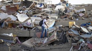 Aumentan a 589 los muertos por los terremotos en Venezuela