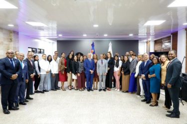 Contraloría lanza Sistema Salud robustecer hospitales de la RD