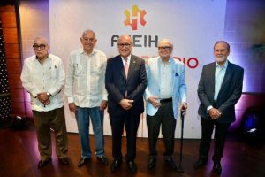 ANEIH reconoce expresidentes por fortalecer la institución
