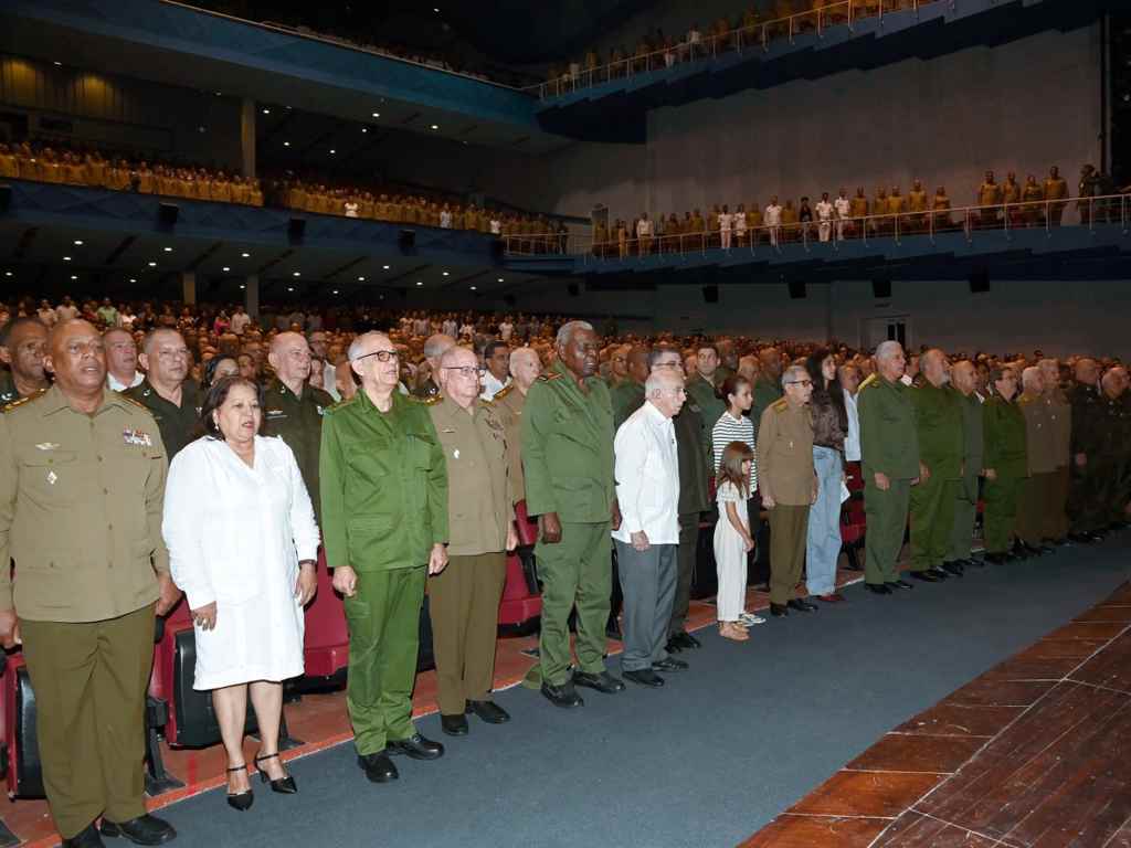 Presidente dice Cuba vive horas cruciales; denuncia genocidio