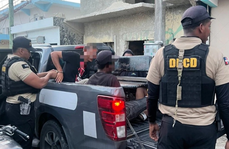 DNCD arresta 10 personas en Punta Cana y les ocupa drogas