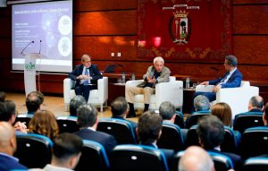Leonel Fdez. y Felipe González alertan sobre “caos mundial” Leonel Fdez. y Felipe González alertan sobre “caos mundial”