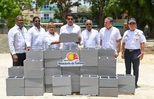 David Collado inicia malecón, plaza y parque en Boca Chica