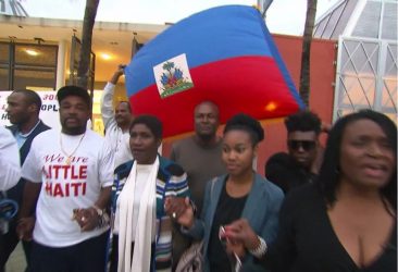 MIAMI: Haitianos rechazan eliminen protección migratoria