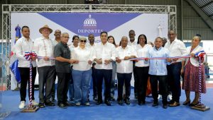 Ministro Kelvin Cruz entrega el multiuso de Consuelo, en SPM