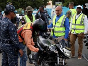 Intervienen cientos de paradas  de motoconchistas en la RD