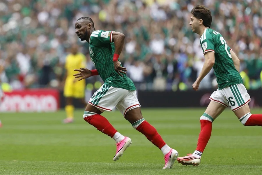 México vence a Sudáfrica en la inaguración Mundial de Fútbol México vence a Sudáfrica en la inaguración Mundial de Fútbol