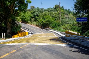 Presidente Abinader inaugura carretera en sierra de Santiago