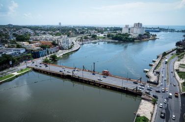 MOPC anuncia cierre temporal del puente flotante este sábado