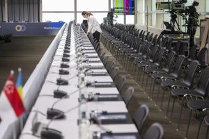 Suiza confirma aplazamiento  reunión EU, Irán y mediadores