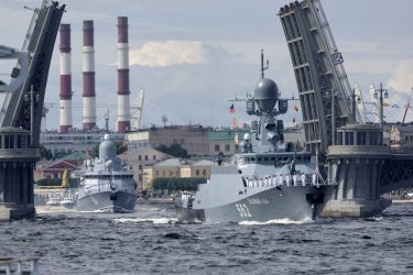 Ucrania lanza un ataque masivo contra la flota báltica de Rusia