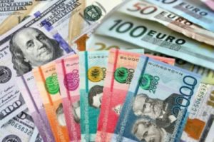 El dólar bajó 17 cts. y euro 2; eran vendidos a $59.30 y $70.68