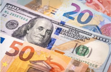 Dólar subió 11 cts.; era vendido a $58.70; el euro sigue a $71.05