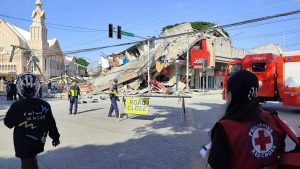 Filipinas: 20 muertos y cientos de heridos deja terremoto 7,8 Filipinas: 20 muertos y cientos de heridos deja terremoto 7,8