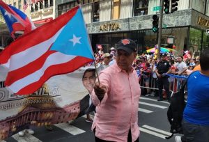 NY: Adriano Espaillat participó en el Desfile Puertorriqueño