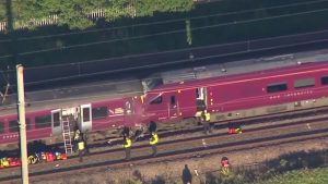 LONDRES: Al menos un muerto y 89 heridos por colisión trenes LONDRES: Al menos un muerto y 89 heridos por colisión trenes