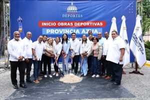 Gobierno anuncia construcción de cinco techados en Azua