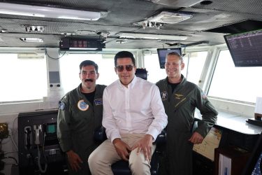 David Collado y embajadora EU visitan portaaviones USS Nimitz David Collado y embajadora EU visitan portaaviones USS Nimitz