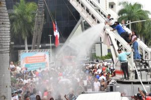 Dominicanos darán bienvenida formal al verano este sábado