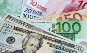 Dólar subió 52 cts. y euro bajó; eran vendidos $59.68 y $69.46