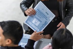 Colombia llega este domingo a la segunda vuelta sus elecciones