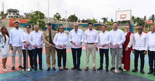 Abinader y Collado inauguran Bulevar de la Salud en Haina imagen