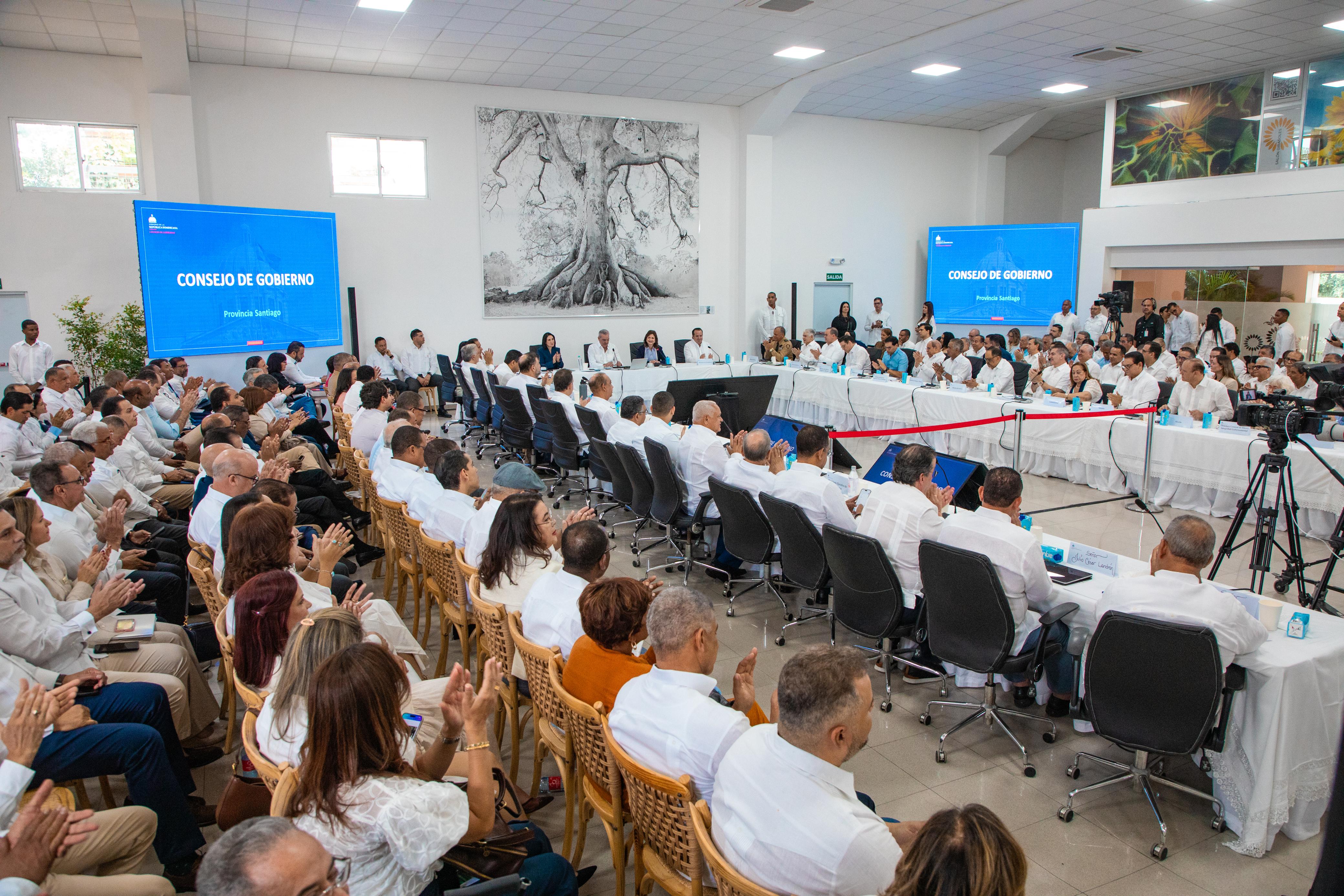 El Consejo de Ministros evalúa en Santiago 200 obras oficiales imagen