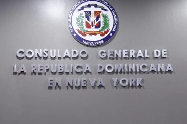 Merecemos un cónsul que viva en NY, no que lo envíen de RD imagen
