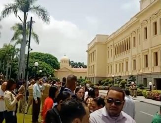 Sismo 5.0 se siente en zonas de  dominicanas; evacúan edificios